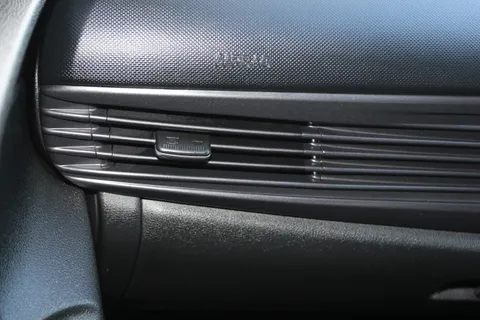 ML71ZGN Hyundai i20 1.0T GDi Element 5dr Thumbnail #8