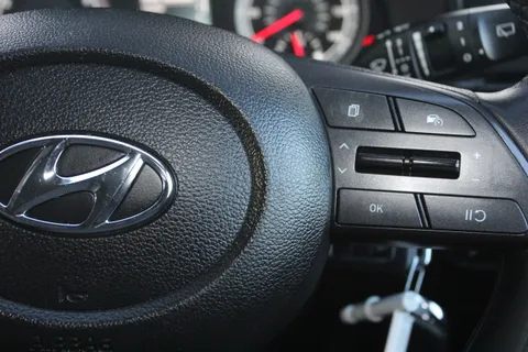 ML71ZGN Hyundai i20 1.0T GDi Element 5dr Thumbnail #18