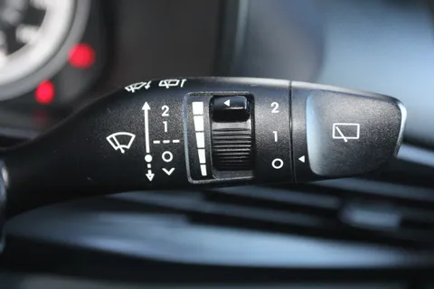 ML71ZGN Hyundai i20 1.0T GDi Element 5dr Thumbnail #20