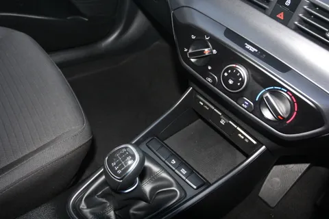 ML71ZGN Hyundai i20 1.0T GDi Element 5dr Thumbnail #21