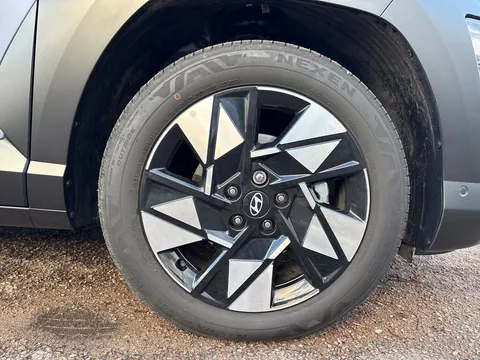 MV75VSM Hyundai Kona 1.6 GDi Hybrid Ultimate 5dr DCT Thumbnail #5
