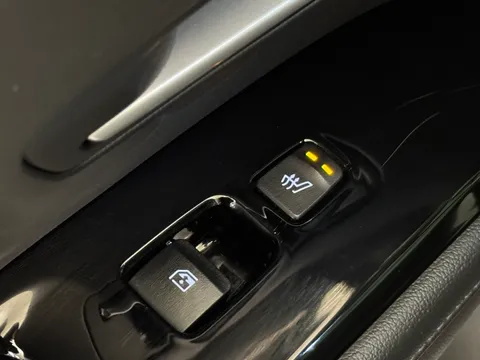 DN73EHW Hyundai Tucson 1.6 TGDi Ultimate 5dr 2WD Thumbnail #9