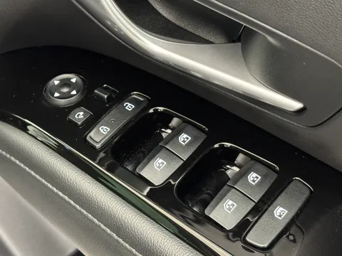 DN73EHW Hyundai Tucson 1.6 TGDi Ultimate 5dr 2WD Thumbnail #18