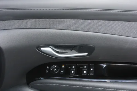 MF75VXL Hyundai Tucson 1.6T Hybrid Ultimate 5dr Auto Thumbnail #30