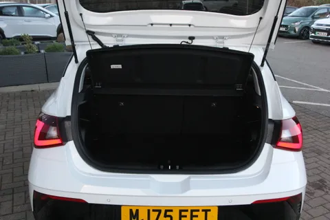 MJ75EFT Hyundai i20 1.0T GDi Premium 5dr DCT Thumbnail #14
