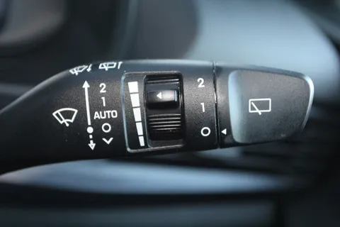 MJ75EFT Hyundai i20 1.0T GDi Premium 5dr DCT Thumbnail #25