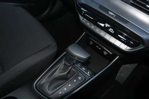 MJ75EFT Hyundai i20 1.0T GDi Premium 5dr DCT Thumbnail #20