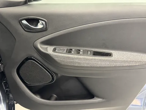 17 of 32 for Renault Zoe 100kW GT Line R135 50kWh Rapid Charge 5dr Auto