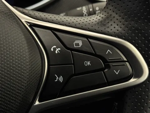 HV74LLW Renault Clio 1.0 TCe 90 Esprit Alpine 5dr Thumbnail #20