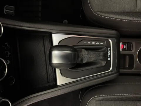 DA72CHV Renault Captur 1.6 E-TECH Hybrid 145 Iconic Edition 5dr Auto Thumbnail #15