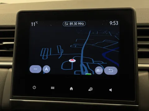 DA72CHV Renault Captur 1.6 E-TECH Hybrid 145 Iconic Edition 5dr Auto Thumbnail #23