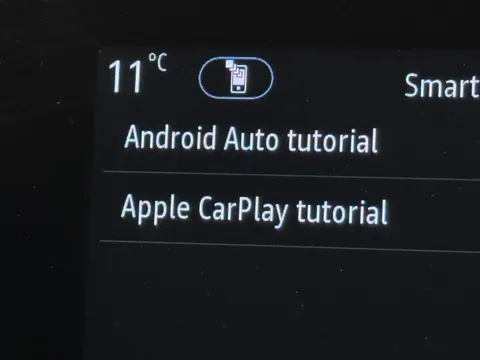 DA72CHV Renault Captur 1.6 E-TECH Hybrid 145 Iconic Edition 5dr Auto Thumbnail #25