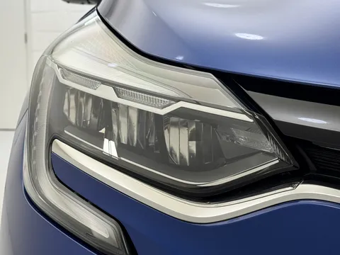 DA72CHV Renault Captur 1.6 E-TECH Hybrid 145 Iconic Edition 5dr Auto Thumbnail #29