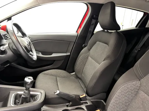 DY70LCM Renault Clio 1.0 TCe 100 Iconic 5dr Thumbnail #13