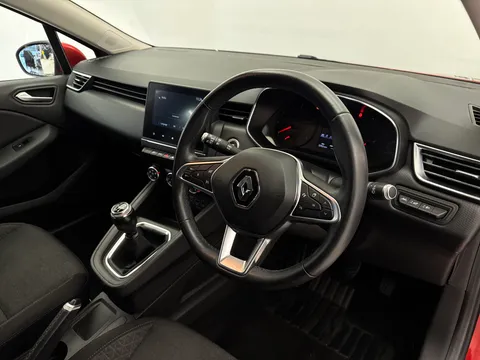 DY70LCM Renault Clio 1.0 TCe 100 Iconic 5dr Thumbnail #19