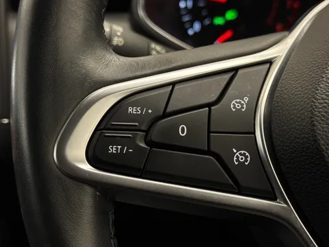 DY70LCM Renault Clio 1.0 TCe 100 Iconic 5dr Thumbnail #20