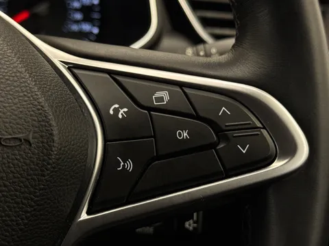 DY70LCM Renault Clio 1.0 TCe 100 Iconic 5dr Thumbnail #21