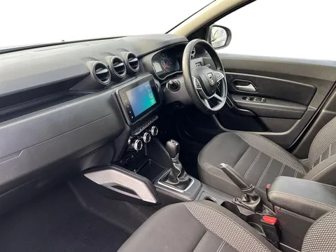 DY72VKX Dacia Duster 1.3 TCe 150 Prestige 5dr EDC Thumbnail #4