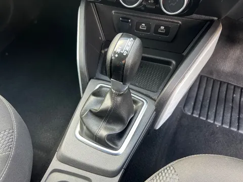 DY72VKX Dacia Duster 1.3 TCe 150 Prestige 5dr EDC Thumbnail #13