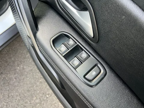 DY72VKX Dacia Duster 1.3 TCe 150 Prestige 5dr EDC Thumbnail #15