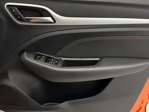 DL22RGO Mg Motor Uk Zs 1.5 VTi-TECH Exclusive 5dr Thumbnail #16