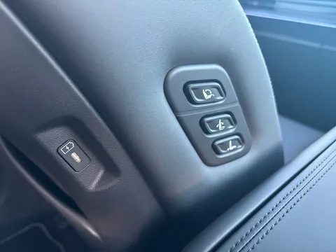 MT75EVL Hyundai Santa Fe 1.6 TGDi Plug-in Hybrid Calligraphy 5dr 4WD Auto Thumbnail #16