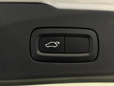 21 of 43 for Volvo V60 2.0 D3 Momentum 5dr Auto