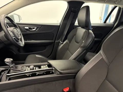 14 of 43 for Volvo V60 2.0 D3 Momentum 5dr Auto