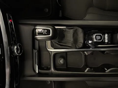 23 of 43 for Volvo V60 2.0 D3 Momentum 5dr Auto