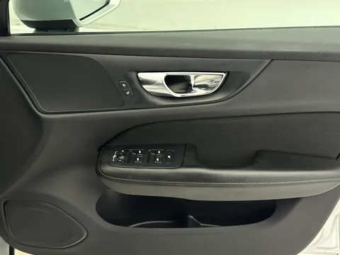 30 of 43 for Volvo V60 2.0 D3 Momentum 5dr Auto