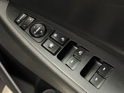 NL17SXZ Hyundai Tucson 1.7 CRDi Blue Drive Premium 5dr 2WD DCT Thumbnail #16