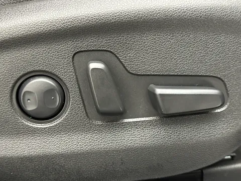 NL17SXZ Hyundai Tucson 1.7 CRDi Blue Drive Premium 5dr 2WD DCT Thumbnail #17