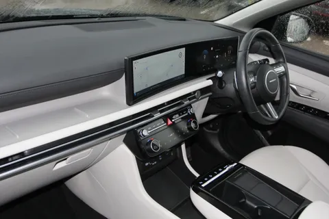 EA74GFX Hyundai Tucson 1.6T 48V MHD Ultimate 5dr DCT Thumbnail #3