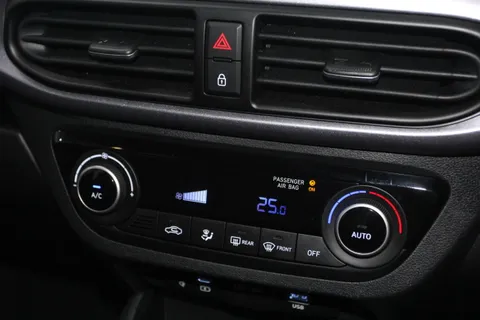 EA25YNC Hyundai i10 1.2 [79] Premium 5dr Auto [Nav] Thumbnail #19