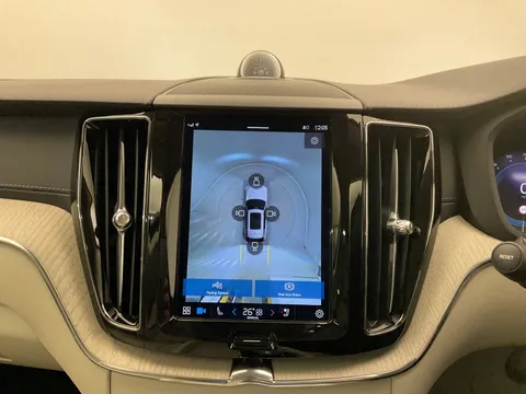 DX22LVM Volvo XC60 2.0 B5P Inscription Pro 5dr AWD Geartronic Thumbnail #13
