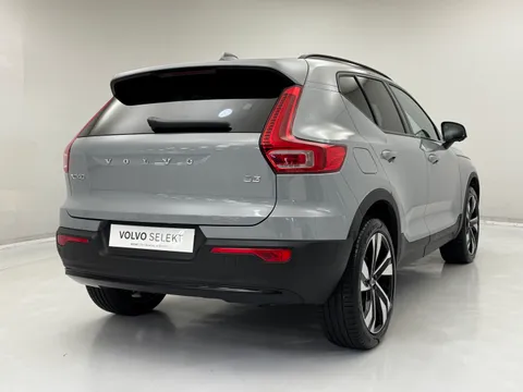 DT74JWE Volvo XC40 2.0 B3P Ultra Dark 5dr Auto Thumbnail #3