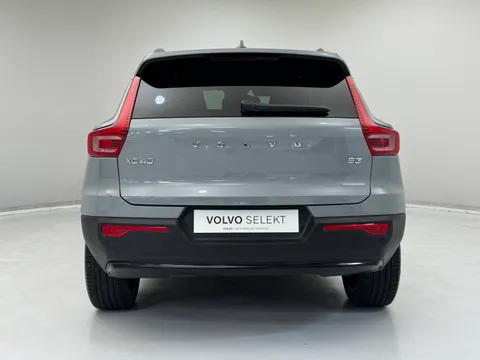 DT74JWE Volvo XC40 2.0 B3P Ultra Dark 5dr Auto Thumbnail #4