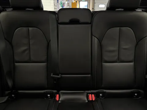 DT74JWE Volvo XC40 2.0 B3P Ultra Dark 5dr Auto Thumbnail #16