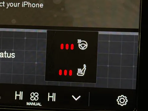 DT74JWE Volvo XC40 2.0 B3P Ultra Dark 5dr Auto Thumbnail #27