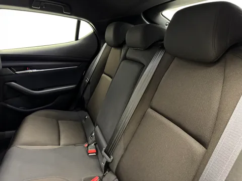 DX22GYT Mazda Mazda3 2.0 e-Skyactiv G MHEV SE-L 5dr Thumbnail #12