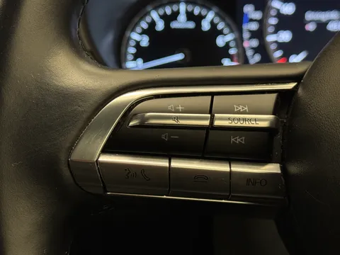 DX22GYT Mazda Mazda3 2.0 e-Skyactiv G MHEV SE-L 5dr Thumbnail #25