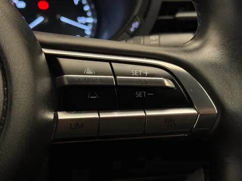 DX22GYT Mazda Mazda3 2.0 e-Skyactiv G MHEV SE-L 5dr Thumbnail #26