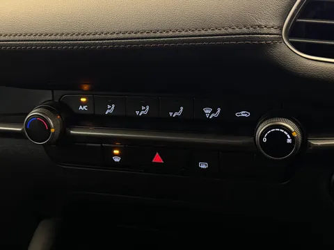 DX22GYT Mazda Mazda3 2.0 e-Skyactiv G MHEV SE-L 5dr Thumbnail #29