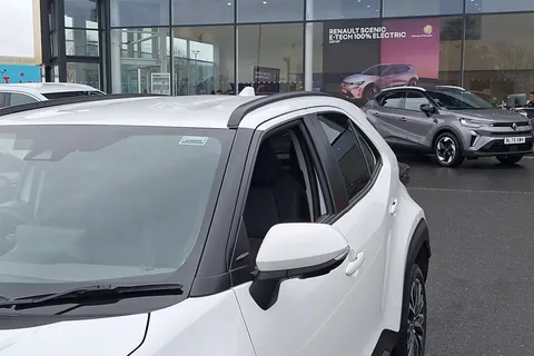 SP23XBV Toyota Yaris Cross 1.5 Hybrid Excel 5dr CVT Thumbnail #29