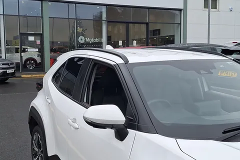 SP23XBV Toyota Yaris Cross 1.5 Hybrid Excel 5dr CVT Thumbnail #28