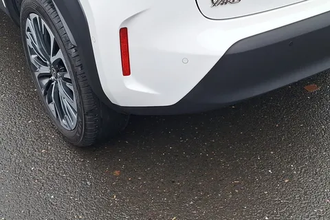 SP23XBV Toyota Yaris Cross 1.5 Hybrid Excel 5dr CVT Thumbnail #23