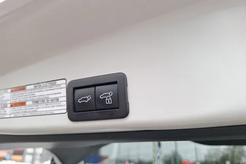 SP23XBV Toyota Yaris Cross 1.5 Hybrid Excel 5dr CVT Thumbnail #22