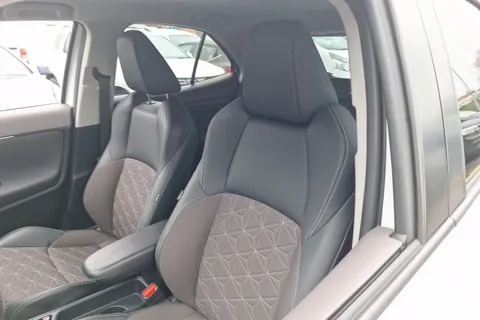 SP23XBV Toyota Yaris Cross 1.5 Hybrid Excel 5dr CVT Thumbnail #30