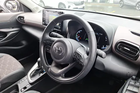 SP23XBV Toyota Yaris Cross 1.5 Hybrid Excel 5dr CVT Thumbnail #32