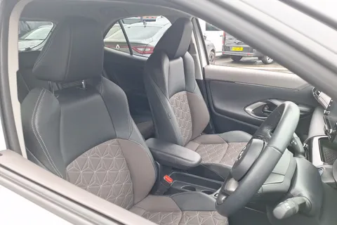 SP23XBV Toyota Yaris Cross 1.5 Hybrid Excel 5dr CVT Thumbnail #33